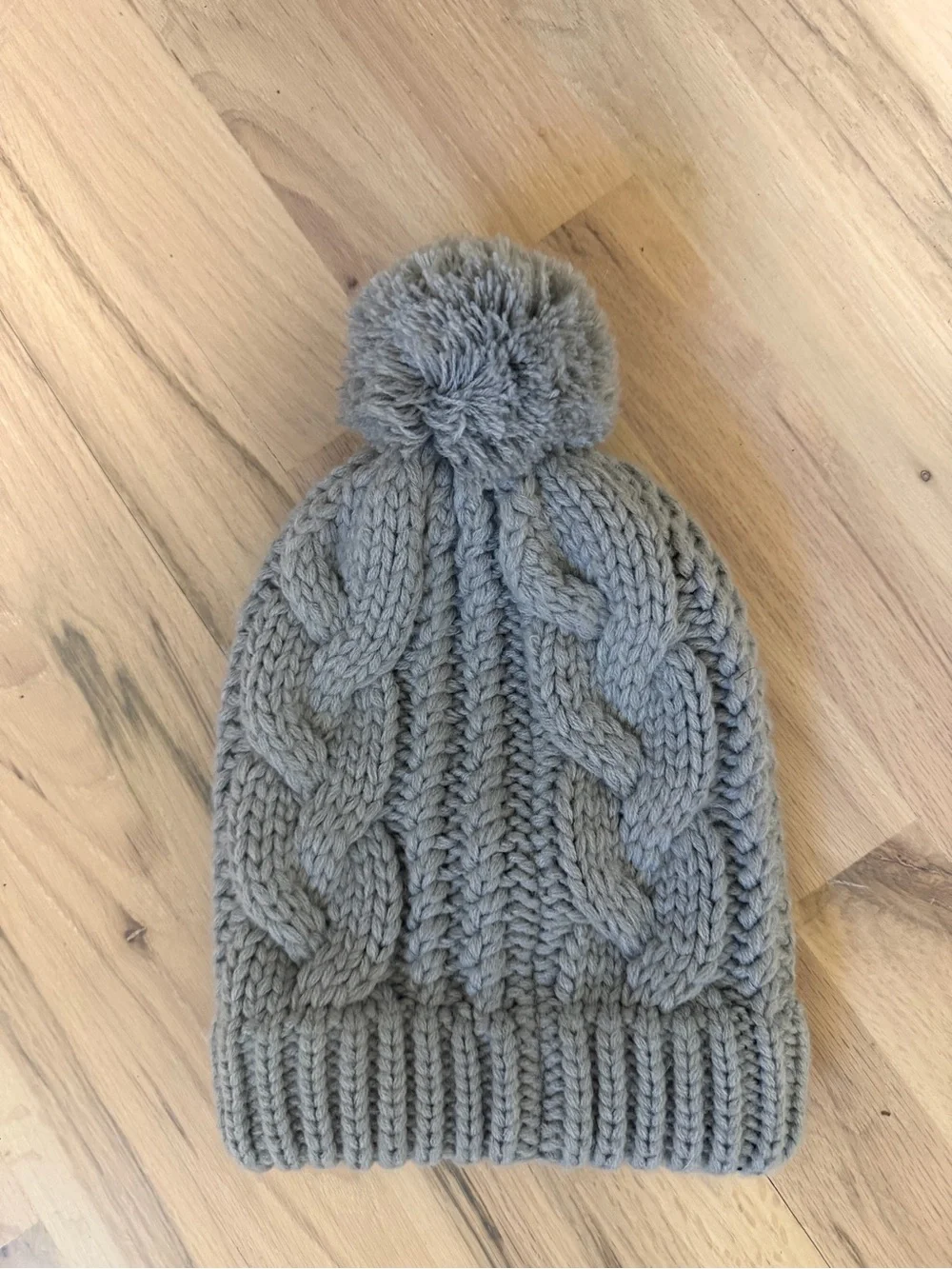 Mountain Hardwear stylish gray